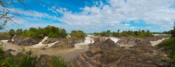 Krajobraz Lee Pee wodospad w Champasak, Pakse, Southen Laos — Zdjęcie stockowe