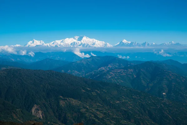 Paisaje del monte Kangchenjunga durante el cielo azul —  Fotos de Stock