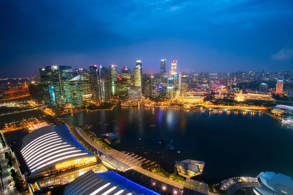 Cityscape do distrito financeiro de Singapura e construção de negócios — Fotografia de Stock
