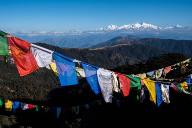 Tibet dua bayrağı veya Akciğer ta ve Kangchenjunga yüksek dağ r