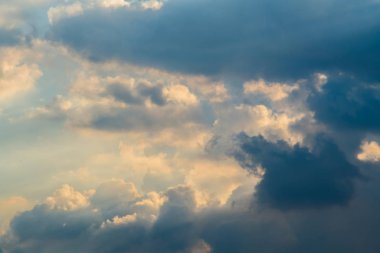 alacakaranlık renkli gökyüzü ve bulut