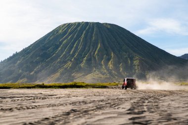 Jeep hizmet Bromo dağ tur gezilecek için