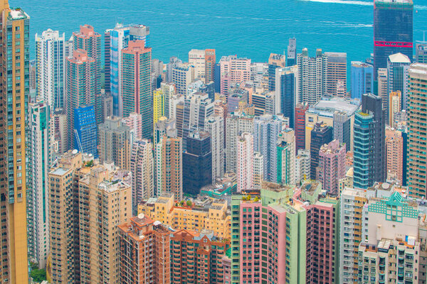 Вид на высотное здание
