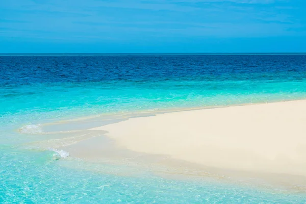 Krzywej Tle Plaży Czyste Morze Piękny Kolor Przyrodzie — Zdjęcie stockowe