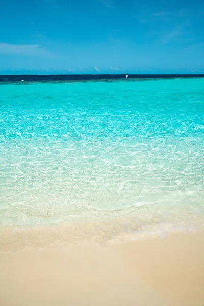 Onda Spiaggia Tropicale Sul Mare Sabbia Bianca — Foto Stock