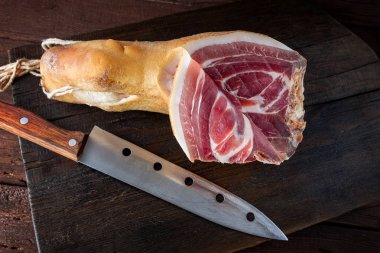 İspanyol jambonu, bellota, jamon serrano, crudo, İtalyan prosciutto, 