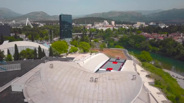 Buduchnost Sports Center Río Moraca Podgorica Montenegro — Vídeo de stock
