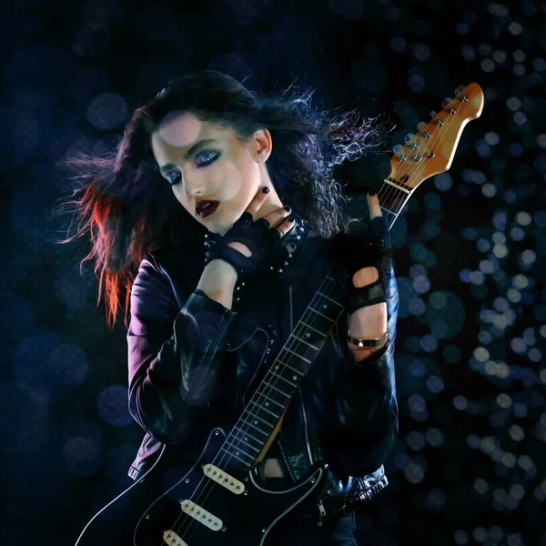 Rock Star Posing Her Guitar — Stock Photo, Image