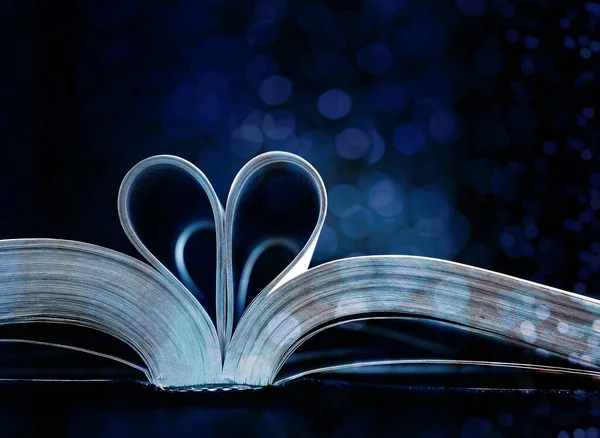 Heart Shaped Pages Book Isolated Black — Stock Photo, Image