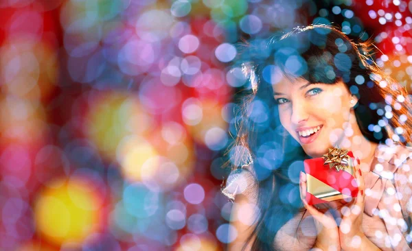 Retrato Una Mujer Sosteniendo Regalo —  Fotos de Stock