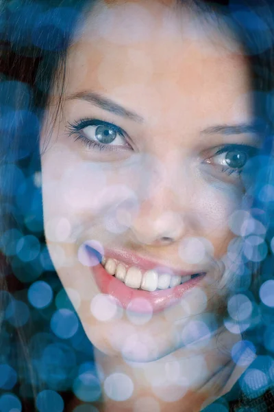 Schönes Porträt Einer Attraktiven Jungen Frau — Stockfoto