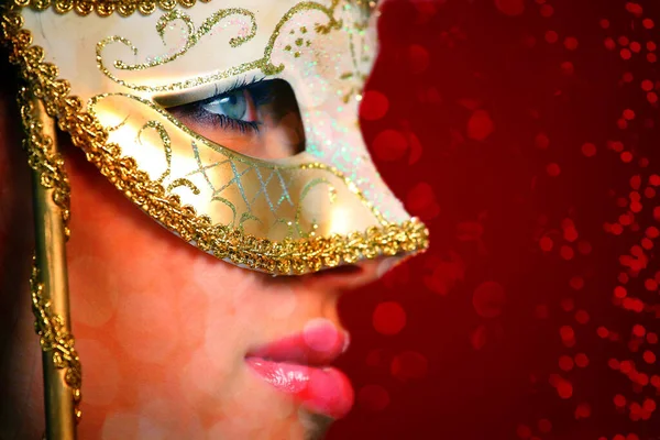 Porträtt Ung Kvinna Med Venetiansk Mask — Stockfoto