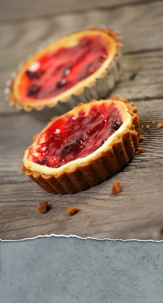 Two Mini Cheesecakes Wooden Table — Stock Photo, Image