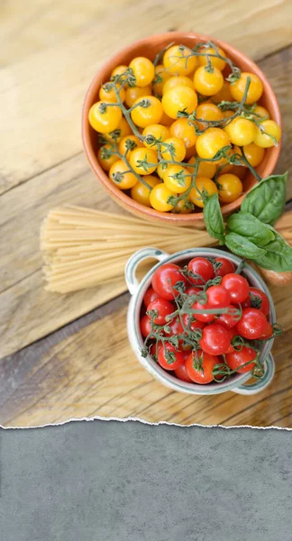Cherry Tomatoes Spaghetti — Stock Photo, Image