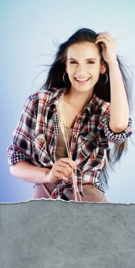 Yazı ve hasatı kutlayan kadın