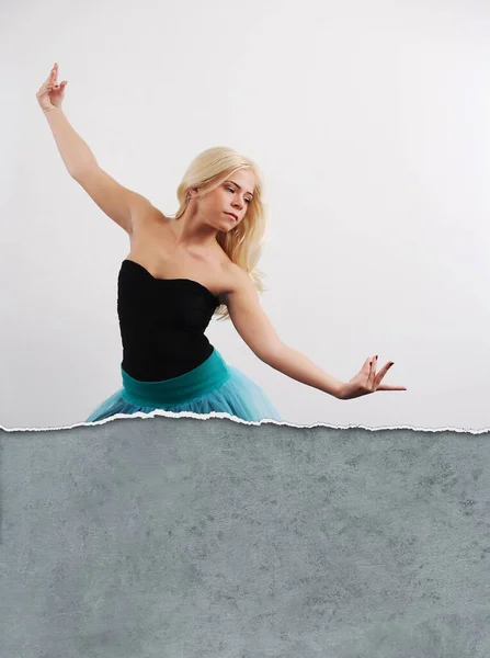Moderne Balletttänzerin Posiert — Stockfoto