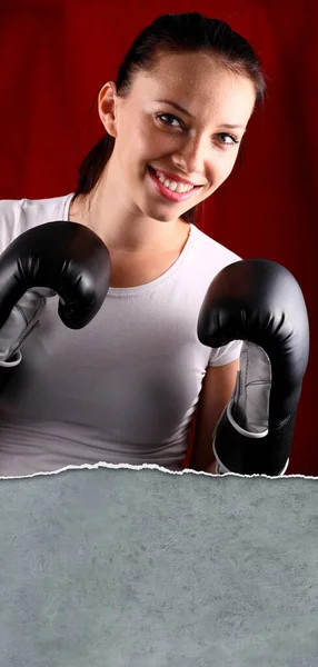 Porträt Einer Jungen Frau Mit Boxhandschuhen — Stockfoto