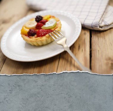 Meyveli tart yakın çekim.