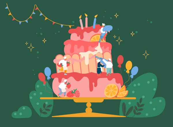 Люди готовят праздничный торт со сливками и клубникой. Персонажи в униформе шеф-повара и шляпах, украшающих огромный пирог. Командная работа, пекарня, гигантский десерт на день рождения или свадебная иллюстрация вектора мультфильма — стоковый вектор