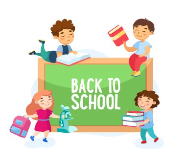 Okul Konseptine geri dönelim. Mutlu Öğrenciler Çocuk Karakterleri Chalkboard 'un etrafında Alet Kitapları ve Mikroskop Tutuyor