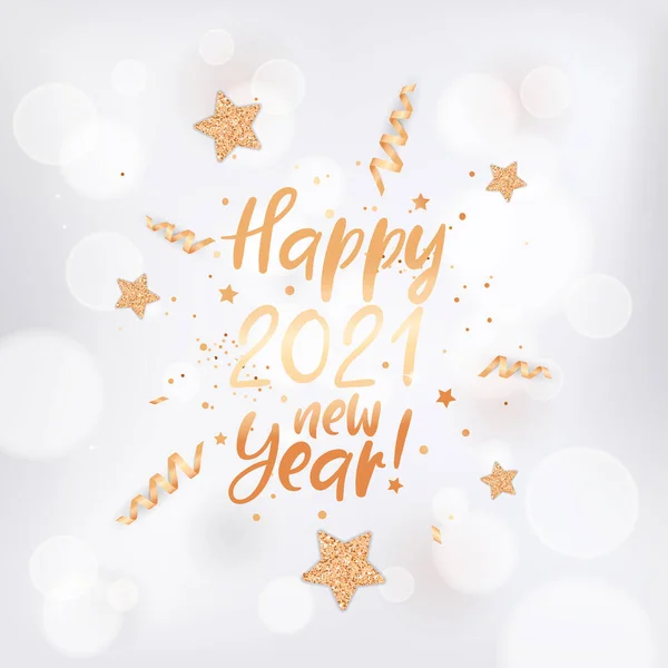 Tarjeta feliz año nuevo 2021 con estrellas doradas, confeti, brillo sobre fondo blanco borroso con marco dorado y letras — Vector de stock