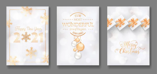 Set Feliz Natal e Feliz Ano Novo 2021 Cartão postal ou capa Design Elegante. Cartões de saudação com decoração de Natal de ouro —  Vetores de Stock