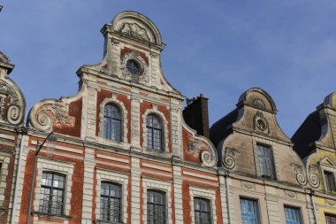 Fransızca Arras Grand yerde çevresinde eski binalar
