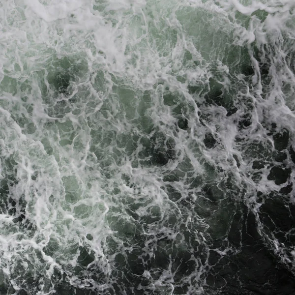 Große Wasserspritzer Von Oben Gesehen Ein Boot — Stockfoto