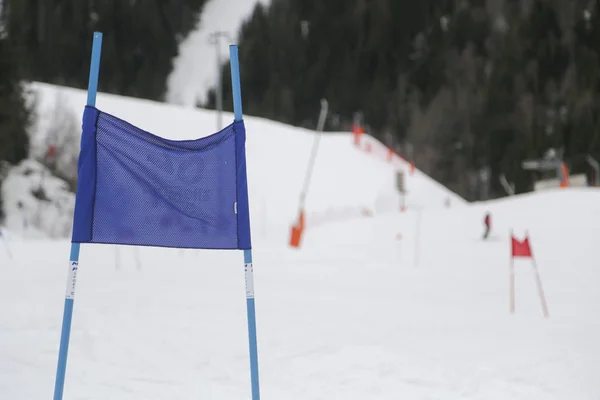 法国阿尔卑斯山脉的Huez滑雪区 — 图库照片