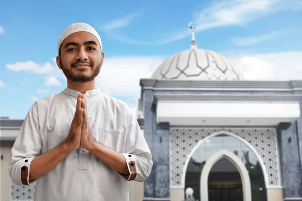 Μουσουλμανική Man Χαμογελώντας Τζαμί — Φωτογραφία Αρχείου