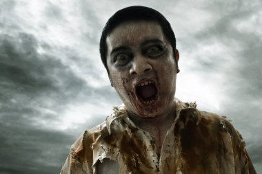 Korkunç zombi adam kızgın