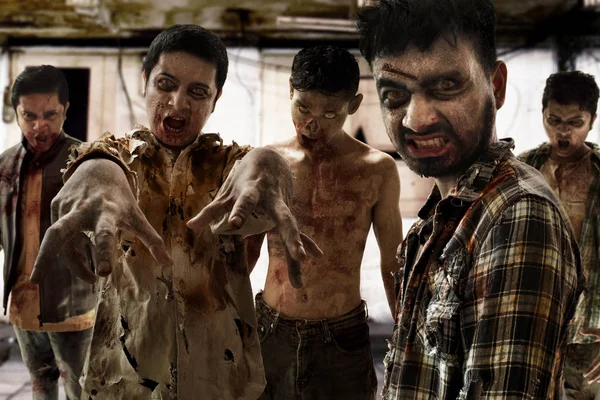 Gruppen Skrämmande Zombies — Stockfoto
