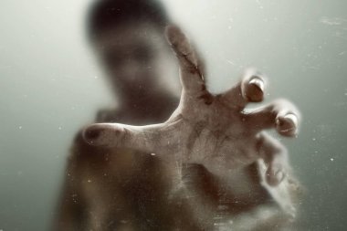 Korkunç zombi el saldırı