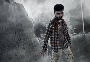 Korkunç zombi adam yürüyor