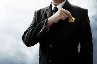 Altın Bitcoin 'i tutan işadamı