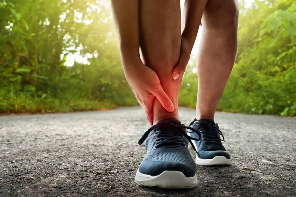 Runner bacak yaralanma üzerinde açık