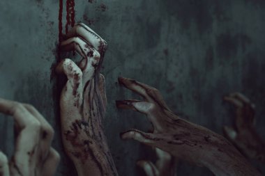 Kanlı zombi elleri, halooween teması