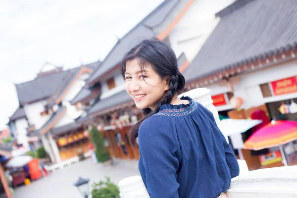 Retrato Asiático Adolescente Sonrisa Relajarse Vacaciones Tiempo Relax Feliz Sonriente —  Fotos de Stock