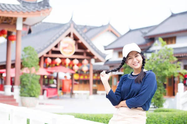 Retrato Asiático Adolescente Sonrisa Relajarse Vacaciones Tiempo Relax Feliz Sonriente —  Fotos de Stock