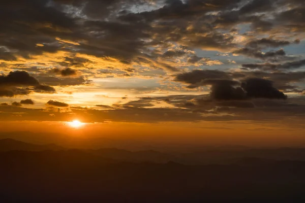 Montaña Observando Puesta Sol Durante Los Calurosos Meses Verano Las —  Fotos de Stock