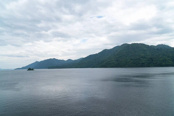 Mountains Reservoirs Sky Overcast Cloudy — Stock Photo, Image