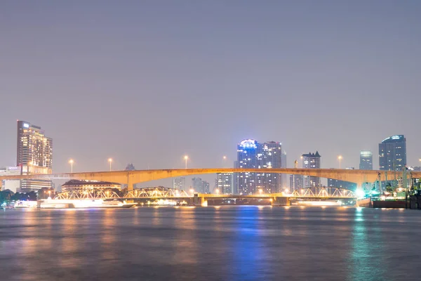 Brug Rivier Bangkok Stad Twilight Stadsgezicht Gebouw Wolkenkrabber Bangkok Stad — Stockfoto