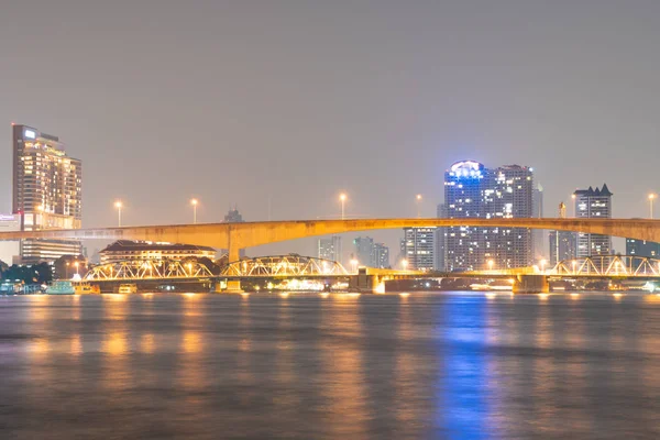 Bridge over river in Bangkok city. — Stock Photo, Image