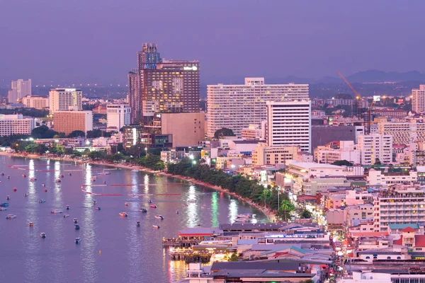 Miasto Pattaya w godzinach wieczornych. — Zdjęcie stockowe