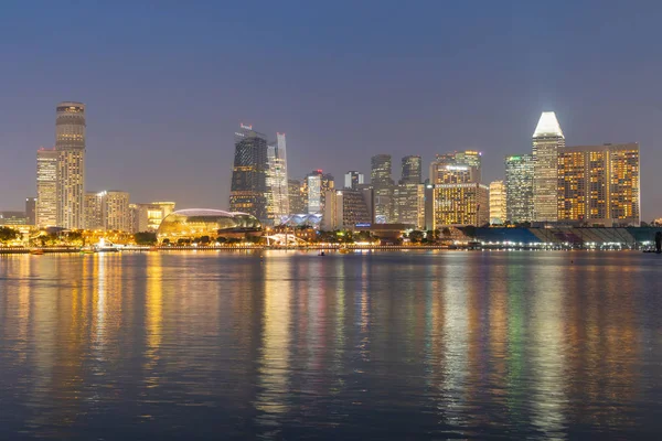 Singapore tall buildings at night — Stock Photo, Image