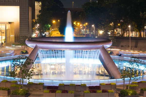 Fontein van rijkdom in de schemering — Stockfoto