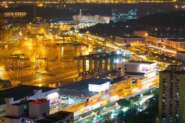 Frachtschiff und Verkehr in der Stadt Singapore. — Stockfoto