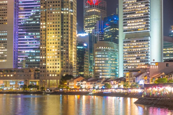 Skyscraper building Singapore city. — Stock Photo, Image