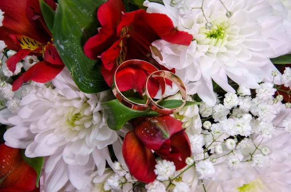 Menyasszonyi Csokor Krizantém Gyűrűk — Stock Fotó