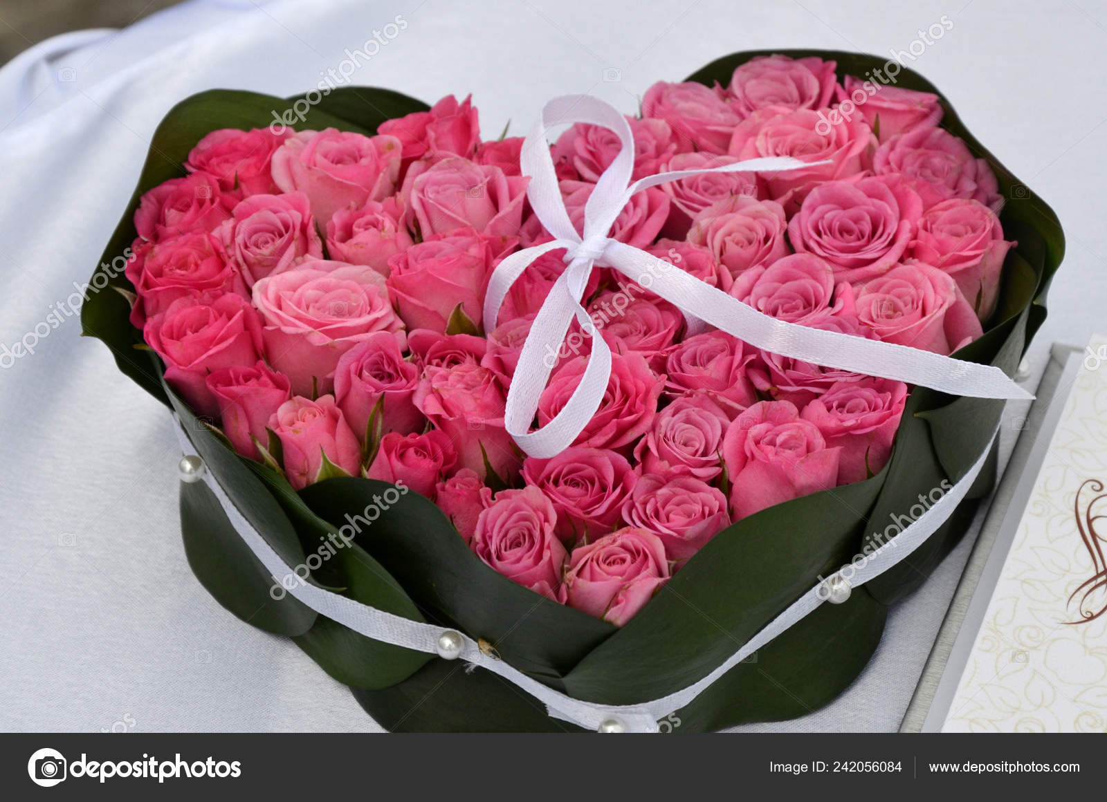 beautiful flower arrangements for weddings